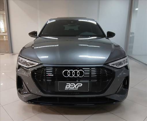 AUDI E-TRON ELÉTRICO PERFORMANCE BLACK QUATTRO