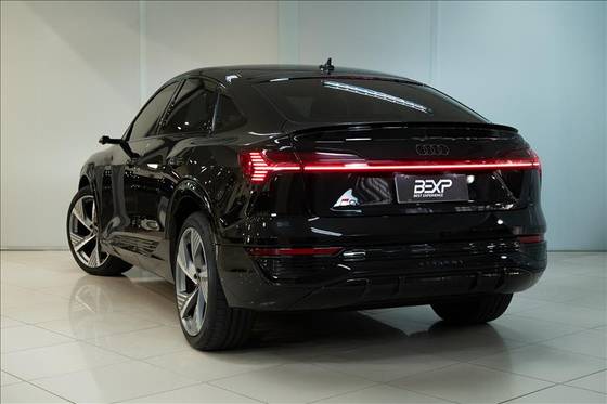 AUDI Q8 E-TRON 55 ELÉTRICO SPORTBACK LAUNCH EDITION QUATTRO