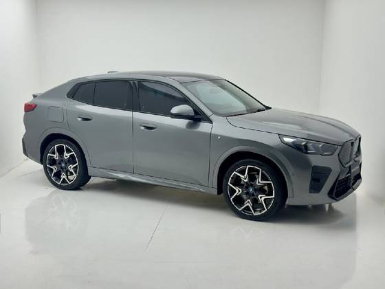 BMW iX2 64,8 KW ELÉTRICO XDRIVE30 M SPORT