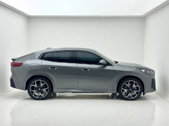 BMW iX2 64,8 KW ELÉTRICO XDRIVE30 M SPORT