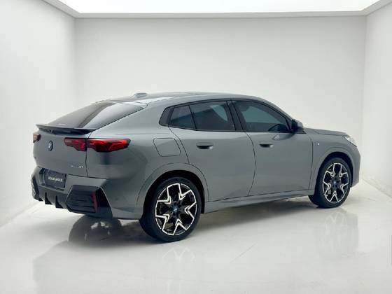 BMW iX2 64,8 KW ELÉTRICO XDRIVE30 M SPORT