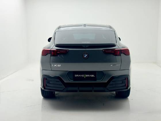 BMW iX2 64,8 KW ELÉTRICO XDRIVE30 M SPORT