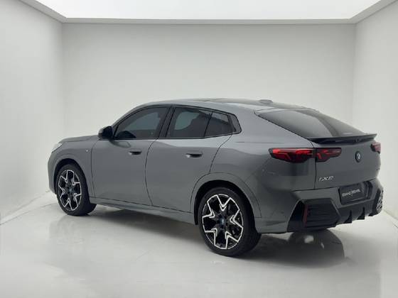 BMW iX2 64,8 KW ELÉTRICO XDRIVE30 M SPORT