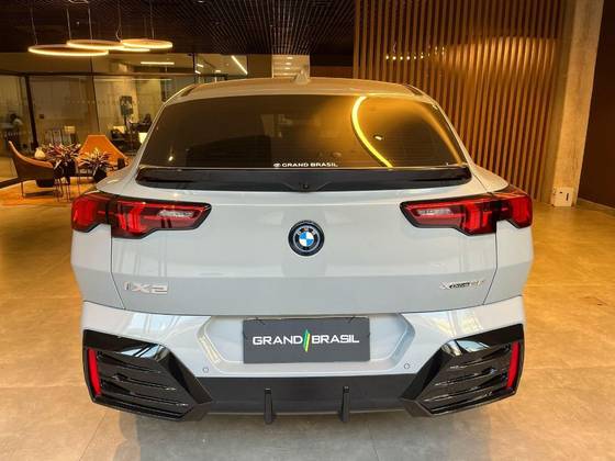 BMW iX2 64,8 KW ELÉTRICO XDRIVE30 M SPORT