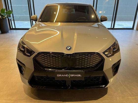 BMW iX2 64,8 KW ELÉTRICO XDRIVE30 M SPORT