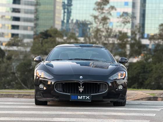 MASERATI GRANTURISMO 4.7 V8 GASOLINA SPORT MC SHIFT