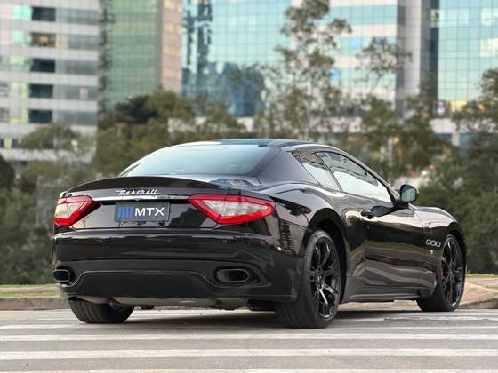 MASERATI GRANTURISMO 4.7 V8 GASOLINA SPORT MC SHIFT