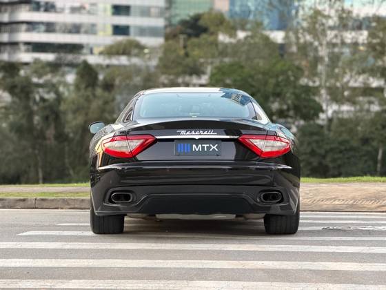 MASERATI GRANTURISMO 4.7 V8 GASOLINA SPORT MC SHIFT