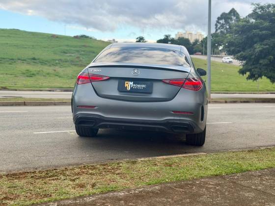 MERCEDES-BENZ C 300 2.0 EQ BOOST HÍBRIDO AMG LINE 9G-TRONIC