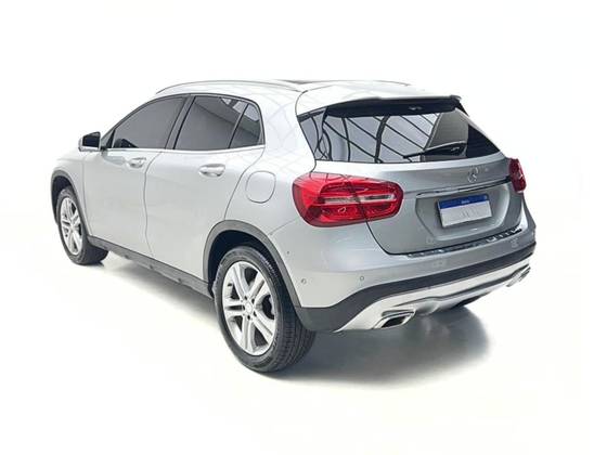 MERCEDES-BENZ GLA 200 1.6 CGI ENDURO 16V TURBO FLEX 4P AUTOMÁTICO