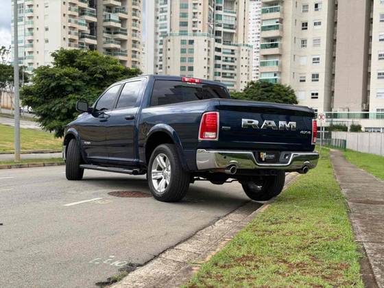 RAM CLASSIC 5.7 V8 GASOLINA LARAMIE CD 4X4 AUTOMÁTICO