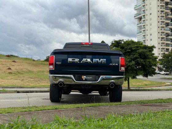 RAM CLASSIC 5.7 V8 GASOLINA LARAMIE CD 4X4 AUTOMÁTICO