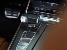 
										AUDI RS6 4.0 AVANT V8 TWINTURBO MHEV TIPTRONIC cheio									