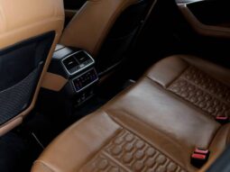 
										AUDI RS6 4.0 AVANT V8 TWINTURBO MHEV TIPTRONIC cheio									