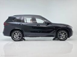 
										BMW X5 3.0 I6 TURBO HÍBRIDO XDRIVE50E M SPORT AUTOMÁTICO cheio									