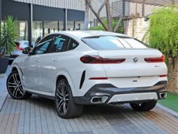 
										BMW X6 3.0 TWINPOWER GASOLINA XDRIVE40I M SPORT AUTOMÁTICO cheio									