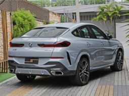
										BMW X6 3.0 TWINPOWER GASOLINA XDRIVE40I M SPORT AUTOMÁTICO cheio									