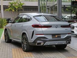 
										BMW X6 3.0 TWINPOWER GASOLINA XDRIVE40I M SPORT AUTOMÁTICO cheio									