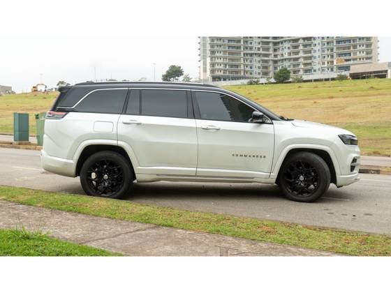 JEEP COMMANDER 1.3 T270 TURBO FLEX OVERLAND AT6