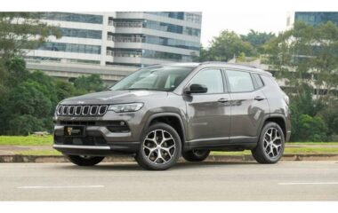 JEEP COMPASS 1.3 T270 TURBO FLEX LONGITUDE AT6