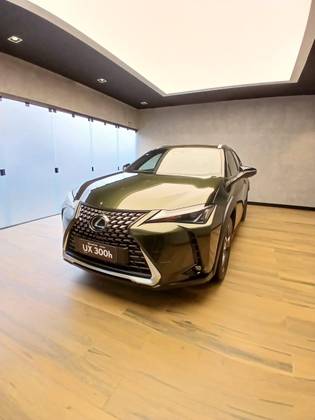 LEXUS UX 300h 2.0 VVT-I HYBRID CVT