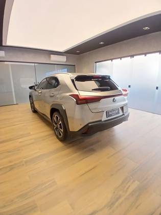 LEXUS UX 300h 2.0 VVT-I HYBRID CVT