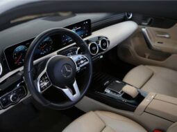 
										MERCEDES-BENZ A 250 2.0 CGI GASOLINA SPORT 7G-DCT cheio									