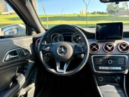 
										MERCEDES-BENZ CLA 200 1.6 CGI FLEX 7G-DCT cheio									