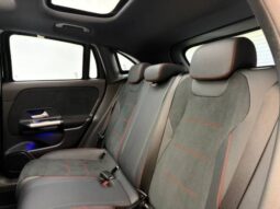 
										MERCEDES-BENZ GLA 200 1.3 GCI GASOLINA AMG LINE 7G-DCT cheio									