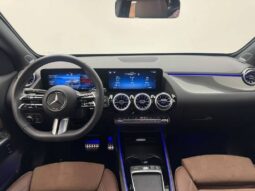 
										MERCEDES-BENZ GLA 200 1.3 MHEV AMG LINE 7G-DCT cheio									