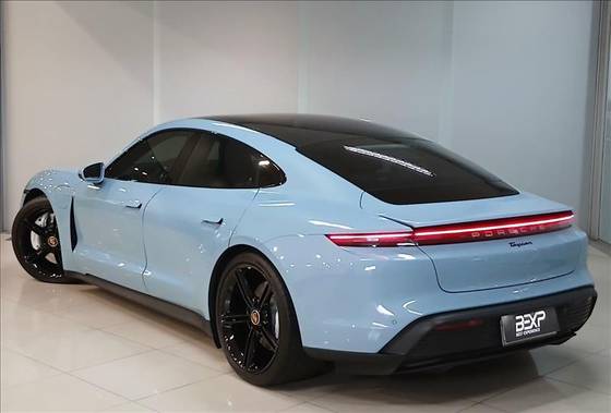 PORSCHE TAYCAN ELÉTRICO