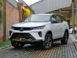 
										TOYOTA HILUX SW4 2.8 D-4D TURBO DIESEL DIAMOND 7L 4X4 AUTOMÁTICO cheio									