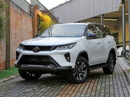 TOYOTA HILUX SW4 2.8 D-4D TURBO DIESEL DIAMOND 7L 4X4 AUTOMÁTICO
