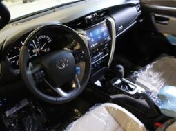
										TOYOTA HILUX SW4 2.8 D-4D TURBO DIESEL DIAMOND 7L 4X4 AUTOMÁTICO cheio									