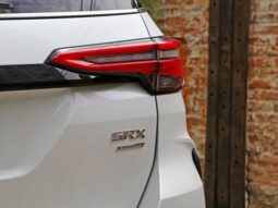 TOYOTA HILUX SW4 2.8 D-4D TURBO DIESEL SRX PLATINUM 7L 4X4 AUTOMÁTICO