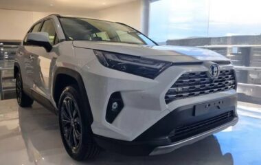 TOYOTA RAV4 2.5 VVT-IE HYBRID SX CONNECT AWD CVT