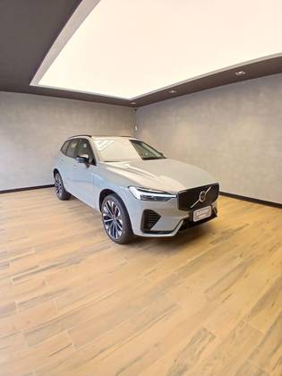 VOLVO XC60 2.0 T8 PHEV ULTRA DARK AWD GEARTRONIC