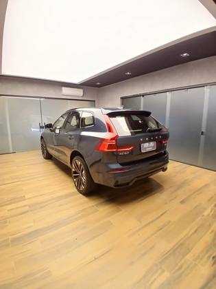 VOLVO XC60 2.0 T8 PHEV ULTRA DARK AWD GEARTRONIC