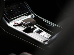 
										AUDI RS Q8 4.0 V8 TWINTURBO MHEV TIPTRONIC cheio									