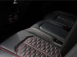 
										AUDI RS Q8 4.0 V8 TWINTURBO MHEV TIPTRONIC cheio									