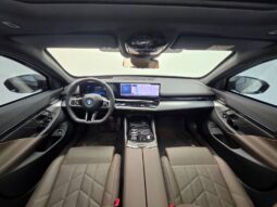 
										BMW 530e 2.0 TWINPOWER PHEV M SPORT AUTOMÁTICO cheio									