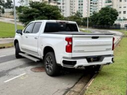 
										CHEVROLET SILVERADO 5.3 V8 GASOLINA 1500 HIGH COUNTRY 4X4 AUTOMÁTICO cheio									