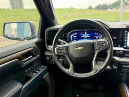 
										CHEVROLET SILVERADO 5.3 V8 GASOLINA 1500 HIGH COUNTRY 4X4 AUTOMÁTICO cheio									
