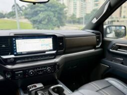 
										CHEVROLET SILVERADO 5.3 V8 GASOLINA 1500 HIGH COUNTRY 4X4 AUTOMÁTICO cheio									