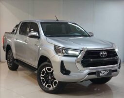 TOYOTA HILUX 2.8 D-4D TURBO DIESEL CD SRX 4X4 AUTOMÁTICO