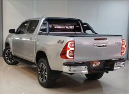 TOYOTA HILUX 2.8 D-4D TURBO DIESEL CD SRX 4X4 AUTOMÁTICO
