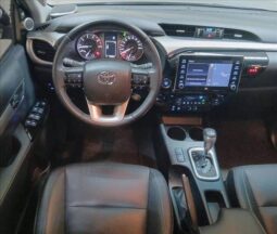 
										TOYOTA HILUX 2.8 D-4D TURBO DIESEL CD SRX 4X4 AUTOMÁTICO cheio									