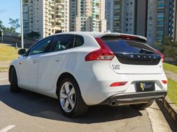 VOLVO V40 2.0 T4 KINETIC GASOLINA 4P AUTOMÁTICO
