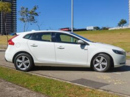 
										VOLVO V40 2.0 T4 KINETIC GASOLINA 4P AUTOMÁTICO cheio									