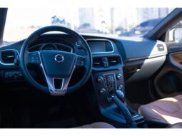 
										VOLVO V40 2.0 T4 KINETIC GASOLINA 4P AUTOMÁTICO cheio									